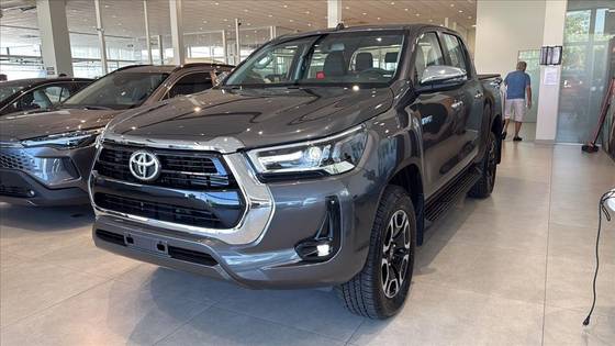 TOYOTA HILUX 2.8 D-4D TURBO DIESEL CD SRV 4X4 AUTOMÁTICO